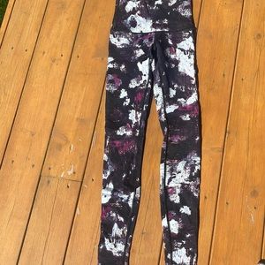 Lululemon excellent condition pants